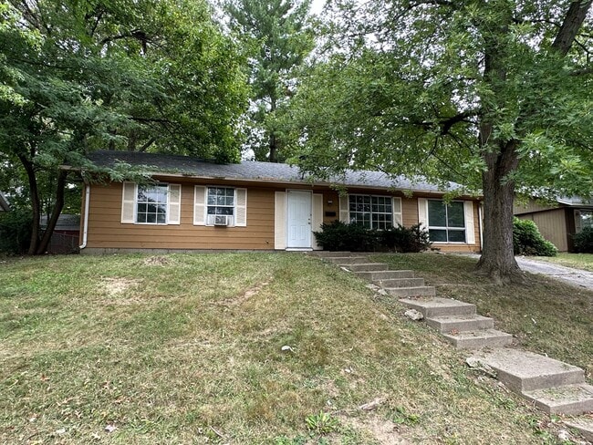 Building Photo - 920 Timberline Dr