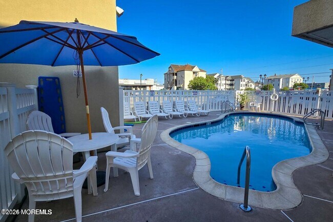 1515 Boulevard Unit 18