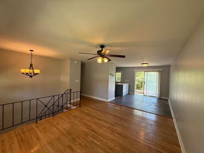 Photo - 213 Poplar Dr