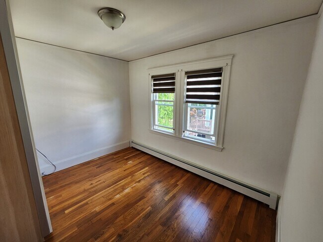Photo - 35 Bowker St