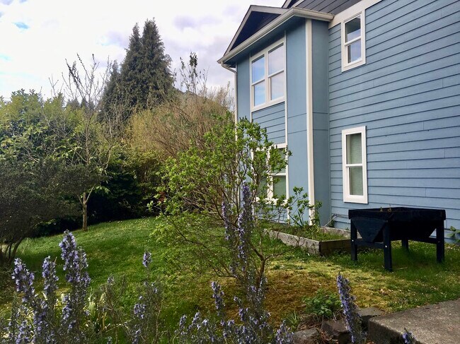 Photo - 1814 E Alder St Townhome