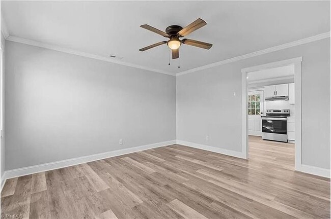 Photo - 1501 Earl Dr