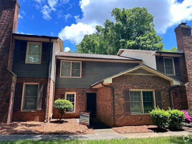 Building Photo - Exclusively Offered By Muse Realty Rentals...