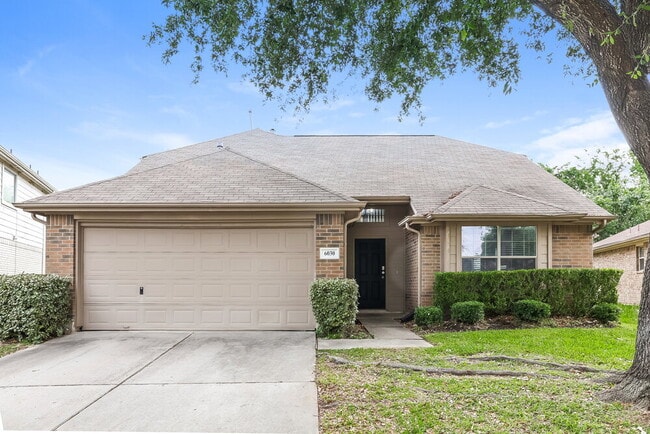 Building Photo - 6030 NW Creek Cir