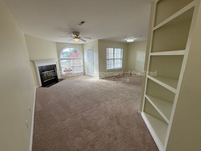 Photo - 5012 Lawndale Dr Unit E