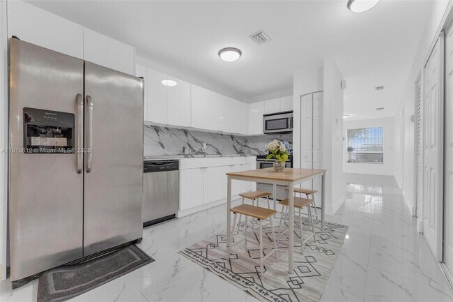 Photo - 2401 SW 102nd Ave