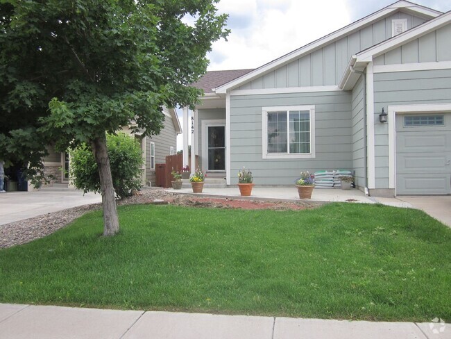 Building Photo - Beautiful single family Ranch style home A...