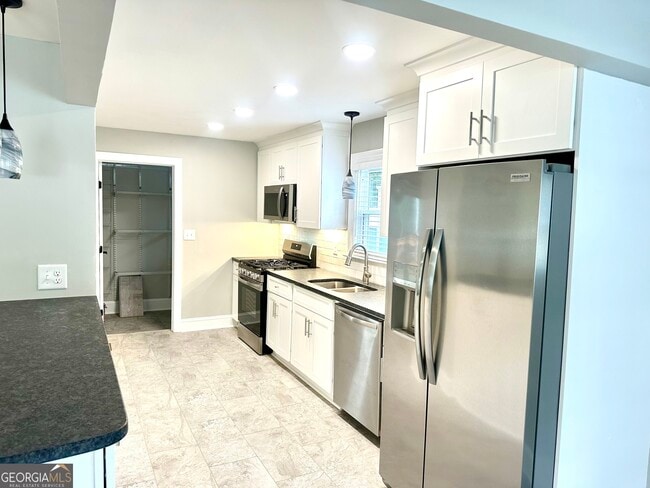 Photo - 716 Bieze St