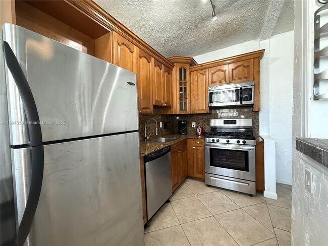 Photo - 1618 Michigan Ave Unit 5