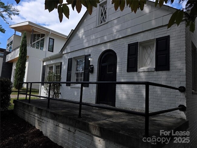 Photo - 2429 Commonwealth Ave