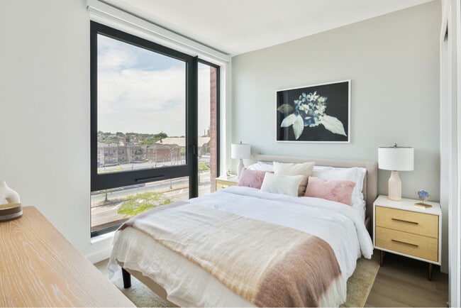 Photo - 72-01 Queens Blvd