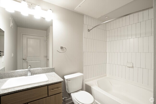 1BR, 1BA - 699SF - Bathroom