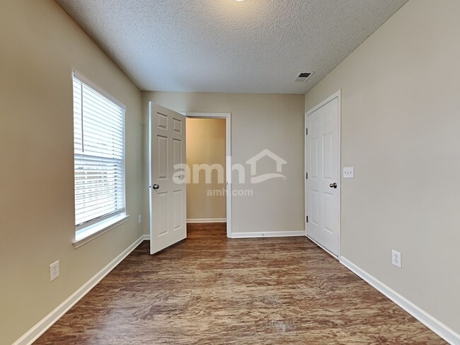 Photo - 2009 Clipstone Dr