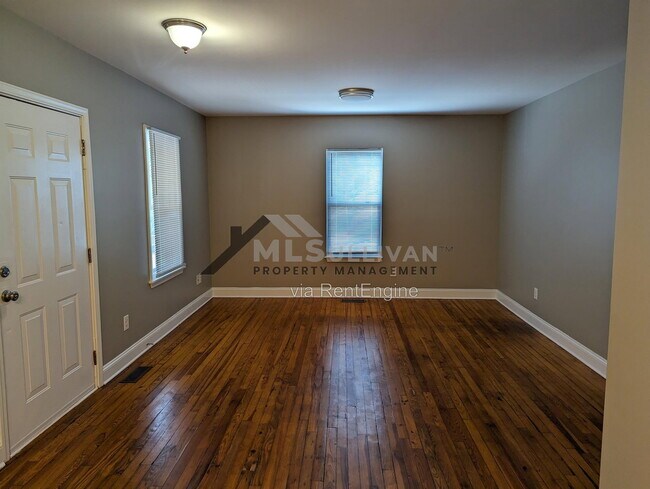 Photo - 608 N Maple St