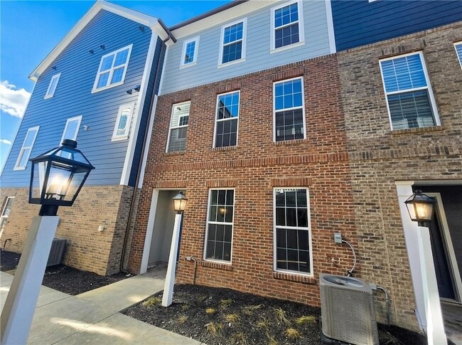 Building Photo - 305 Frederick Wy