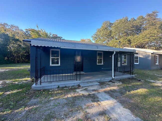 3 Bed 1 Bath House - 3 Bed 1 Bath House