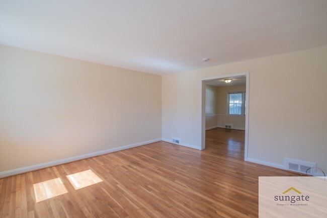 Photo - 1444 Meridene Dr