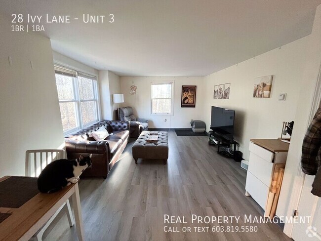 Building Photo - Pet-Friendly Apartment Barrington with Hea... Unit 3