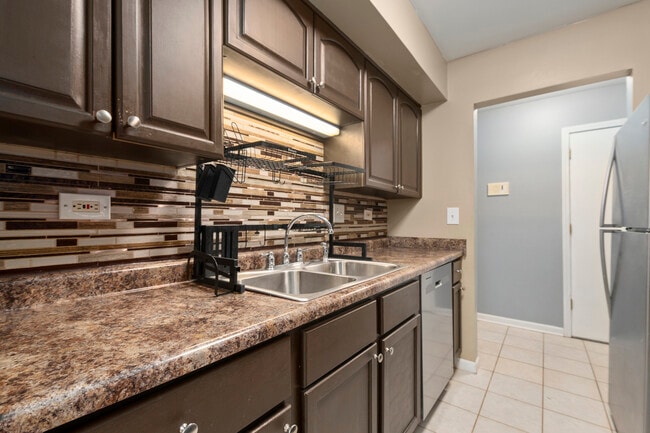 Photo - 2214 Country Club Dr Unit 2