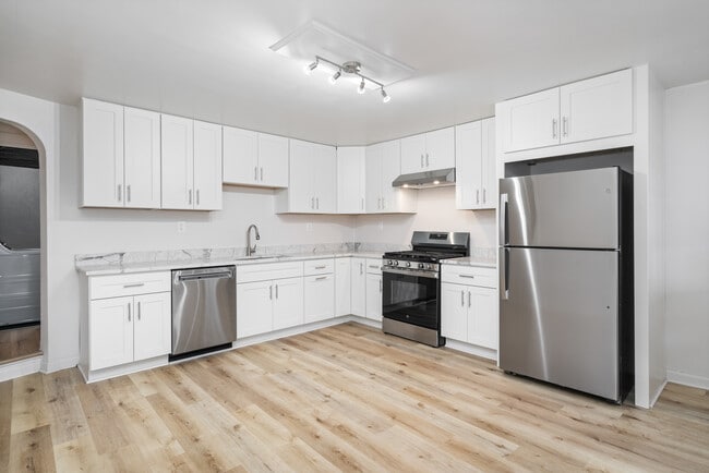 Photo - 2321 Spring St