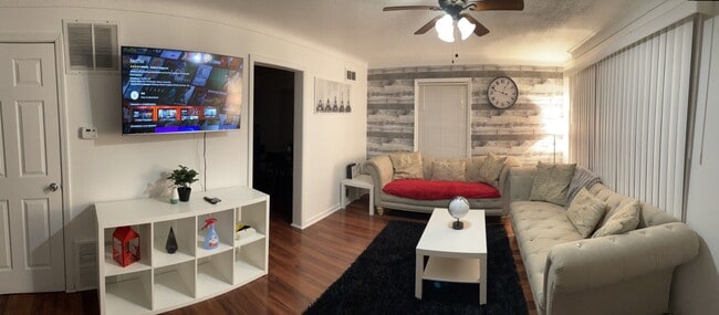 Photo - 1860 Rochester Rd