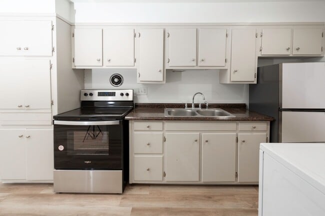 Photo - The Homestead