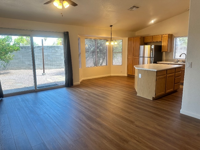 Photo - 1060 W Paseo Way