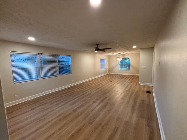 Massive living room - 3142 Belden Cir Unit 3142