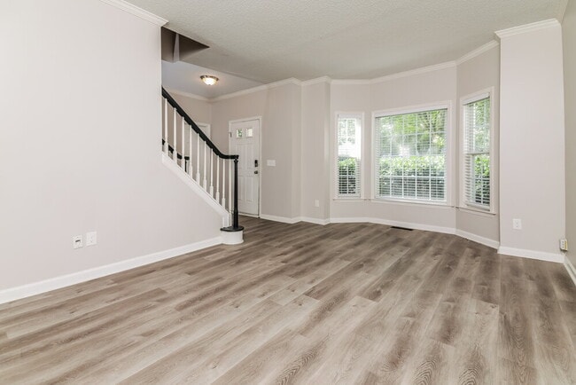 Photo - 5828 Waterford Landing Ct