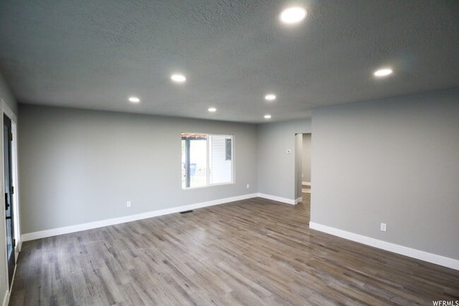 Photo - 948 E Atkin Ave