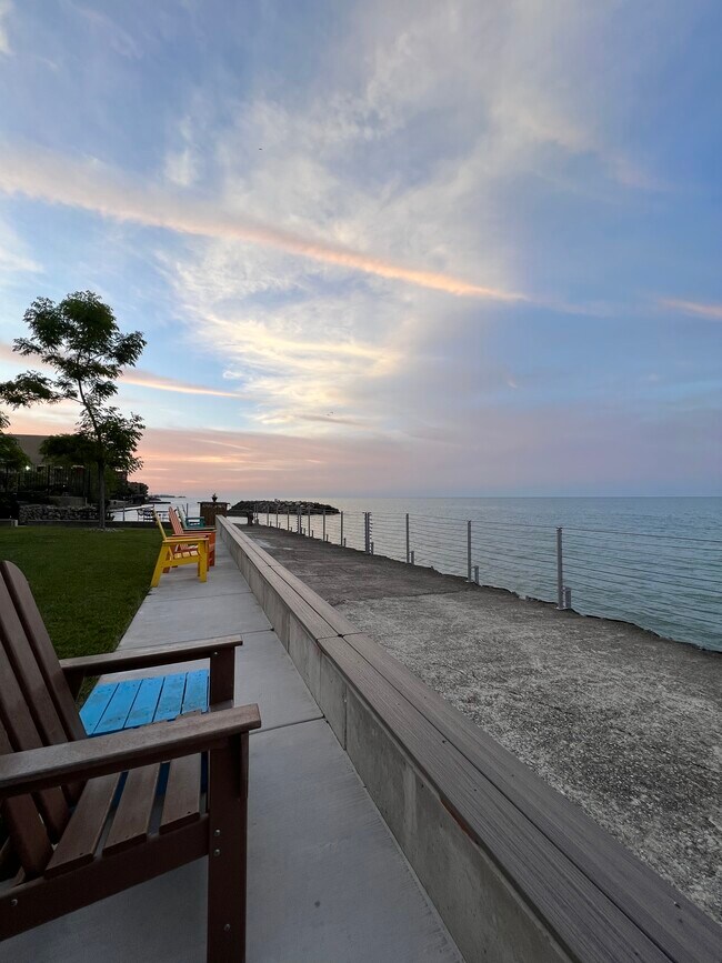 Photo - 1232 W Jarvis Ave Unit 1s