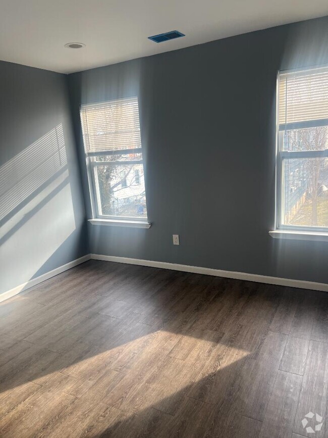 Building Photo - 4 Derby St Rental