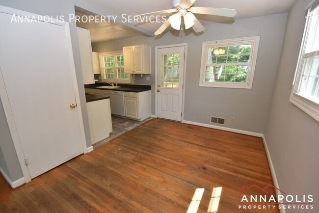 Photo - 747 Warren Dr