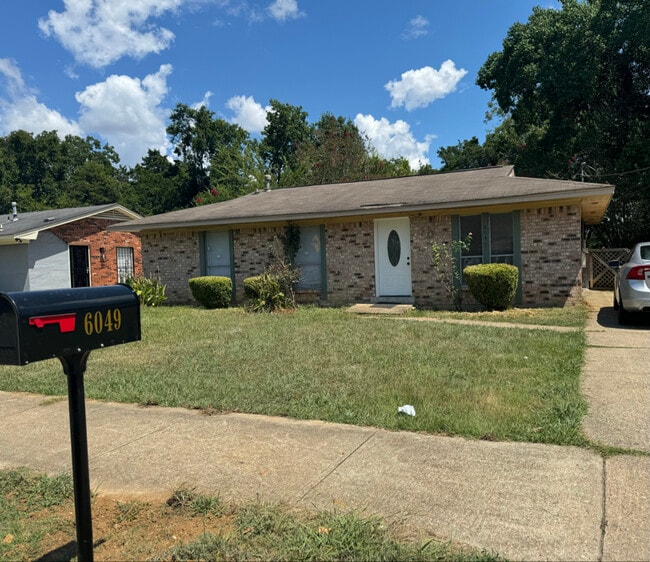 Building Photo - 6049 Eric Ln