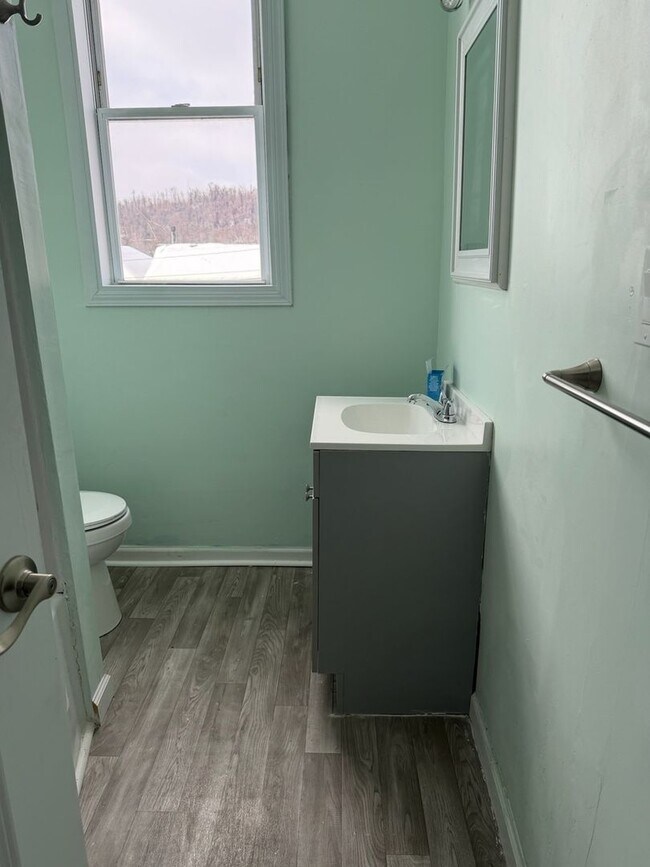 Photo - 320 Main St