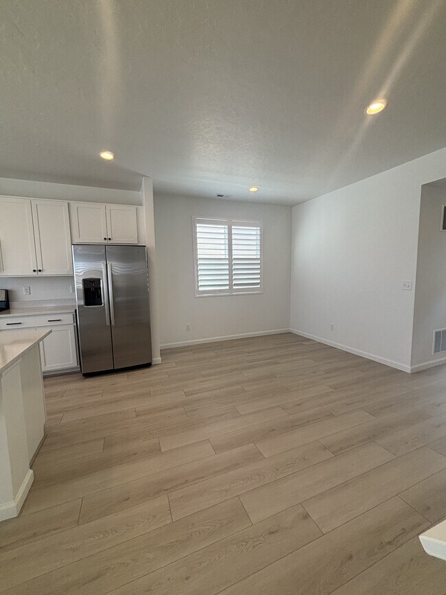 5516 N Solo St