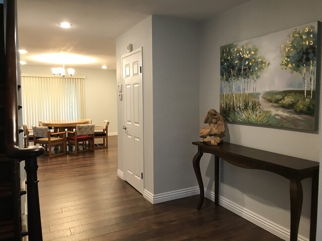 Foyer - 10813 Hubbard Way House