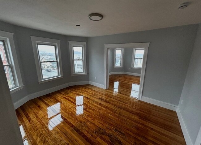 Photo - 7 Dartmouth St