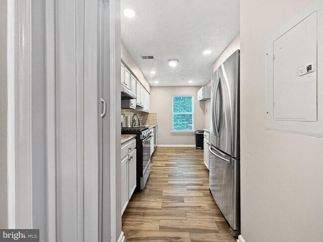 Photo - 7246 Mahogany Dr