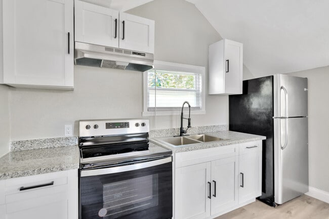 Photo - 1515 Sadlon Ave Unidad 1515 Half Sadlon Ave