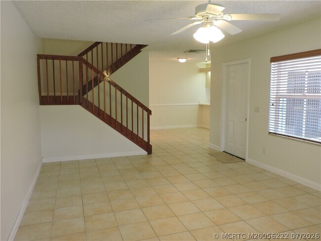 2865 SW Lakemont Pl