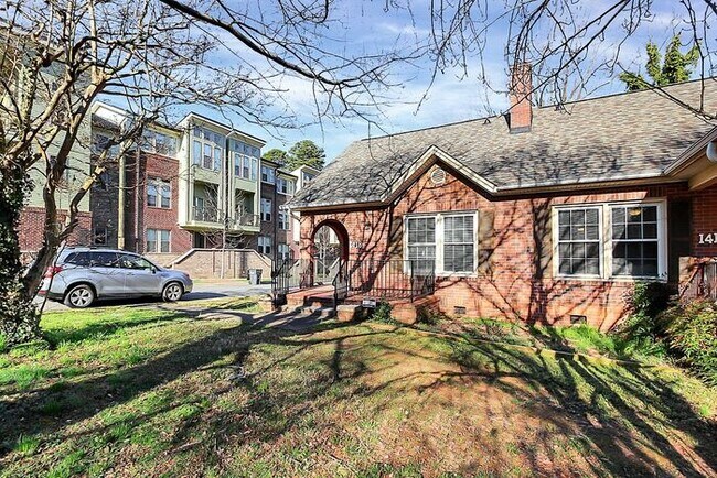 Photo - Charming 3BD/2BA Duplex in Dilworth!