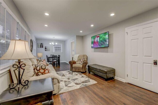 3041 Pasadena Dr