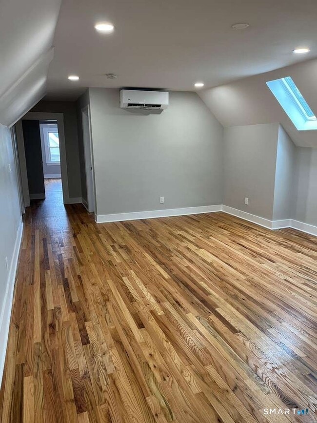 Photo - 85 James St Unit 3rd
