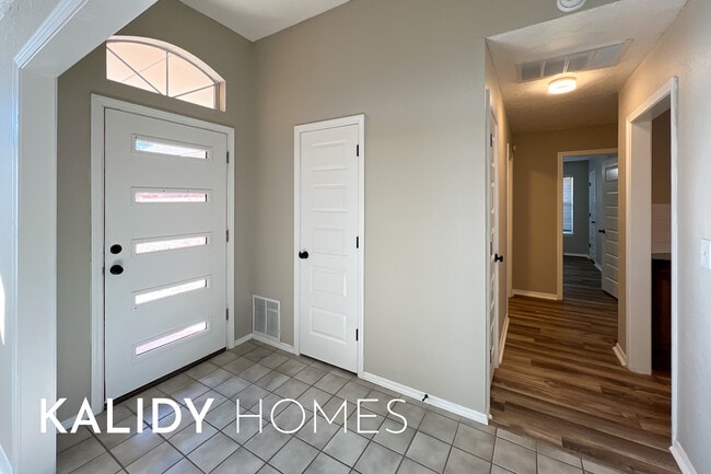 Photo - 525 NW 171st St