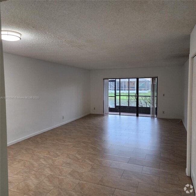 Building Photo - 342 Lakeview Dr Unit 103 Rental