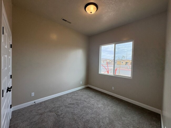 Photo - 3 Bed 2 Bath Townhome In Hurricane