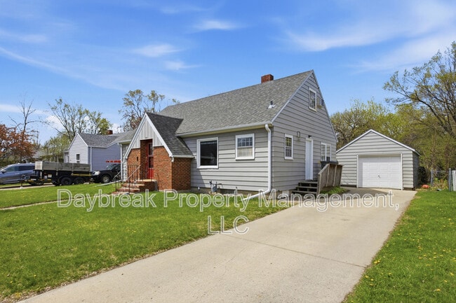 Photo - 1221 5th St S