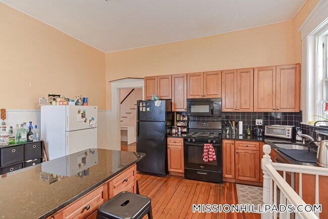 Photo - 139 Hillside St Unidad A