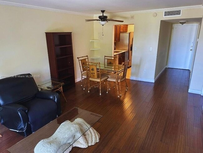 Photo - 2350 NE 135th St Unit 202